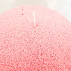 Barevná sypaná svíčka PowderCandle 50hodin – růžový vosk