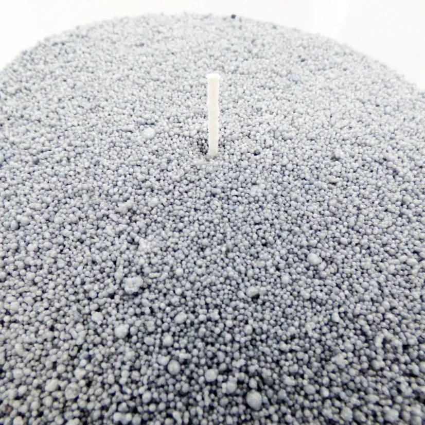 Farebná sypaná sviečka PowderCandle 50hodin – šedý vosk